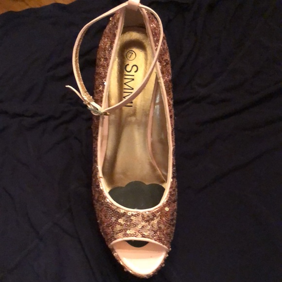 Gold sequin platforms - Picture 2 of 5